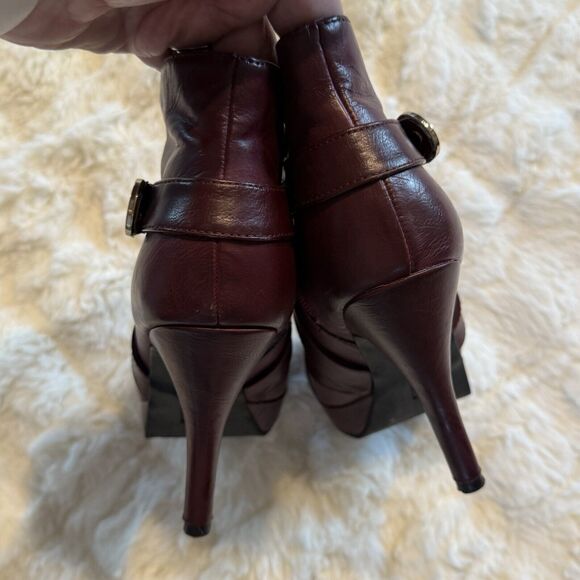 Unlisted Kenneth cole Platform Booties Wine US Women 8M Heels Ankle - Picture 7 of 10